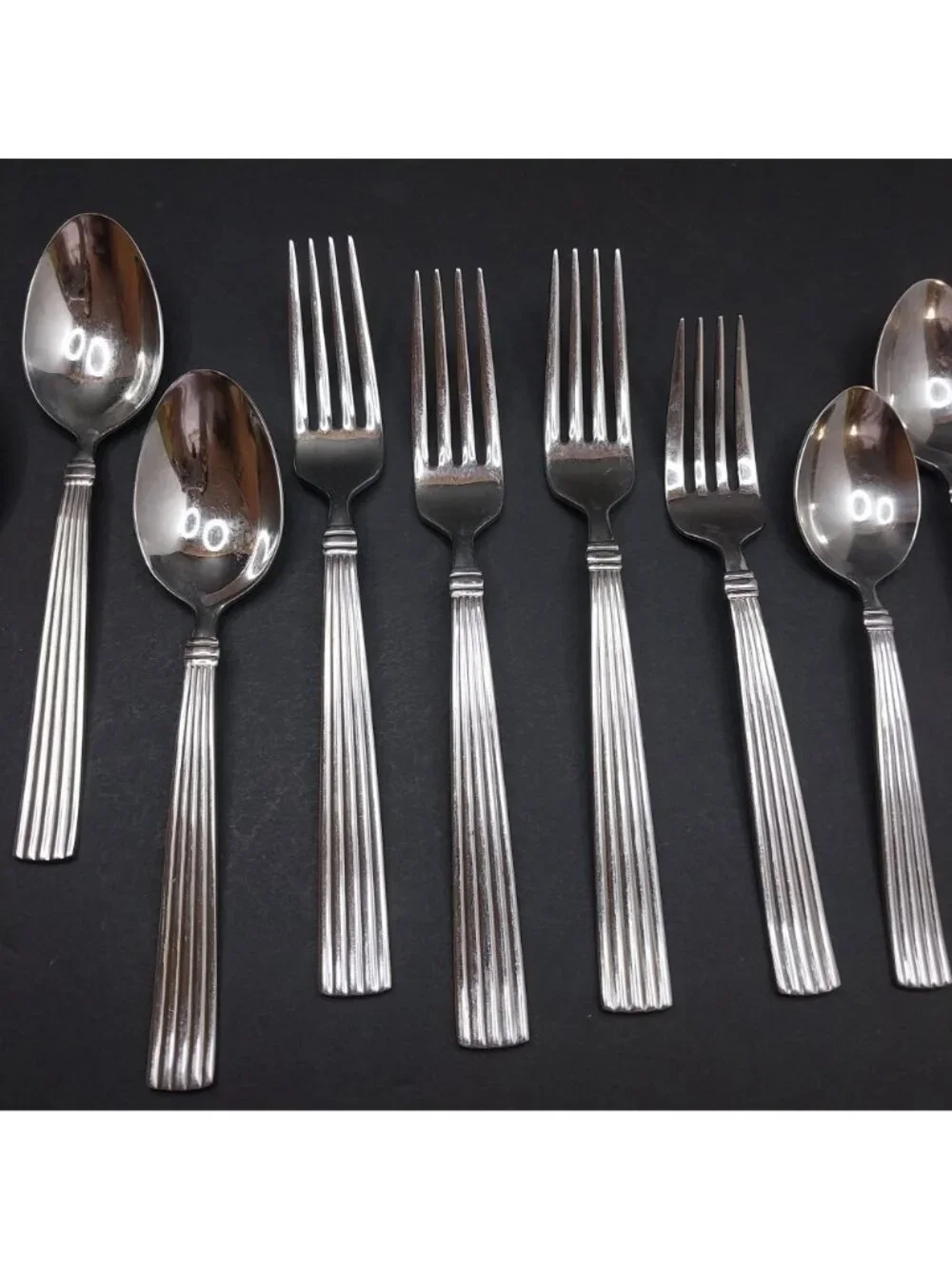 Crescendo II Reed & Barton 18/10 Stainless Flatware 18 Piece Set Spoons Forks